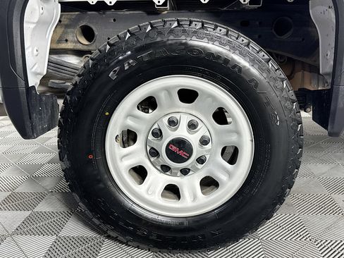 Used 2024 GMC Sierra 2500 Pro w/ Convenience Package image 30