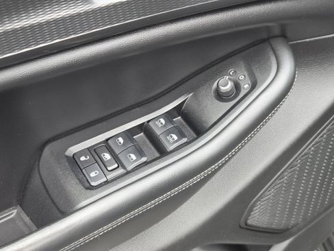 Used 2024 Jeep Grand Cherokee L Laredo RWD image 21