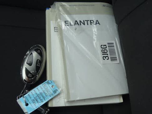 Used 2024 Hyundai Elantra SEL FWD image 40