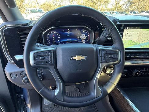 Certified 2025 Chevrolet Silverado 2500 LT w/ Convenience Package image 15