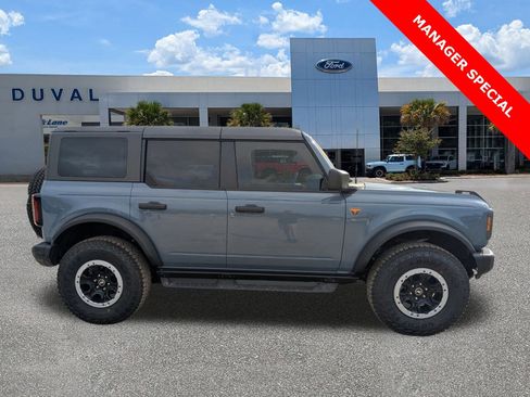 New 2025 Ford Bronco Badlands w/ Sasquatch Package image 3