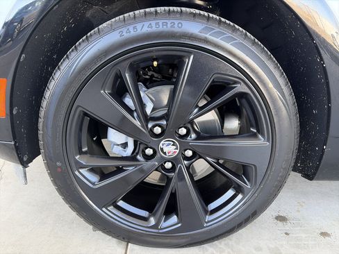 Used 2022 Buick Envision Essence w/ Technology Package II FWD image 8