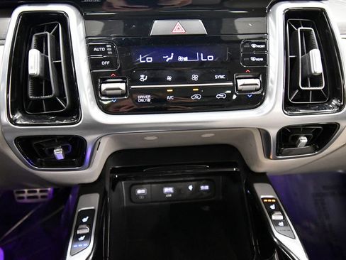 Certified 2023 Kia Sorento SX Prestige AWD/4WD image 29