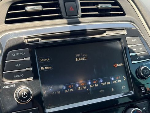 Used 2018 Nissan Maxima SR w/ Midnight Edition FWD image 14