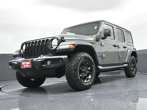 Used 2023 Jeep Wrangler Unlimited w/ Sun & Screen Package AWD/4WD image 31