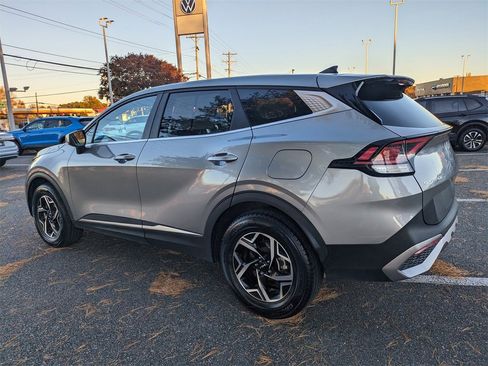 Used 2024 Kia Sportage LX image 6