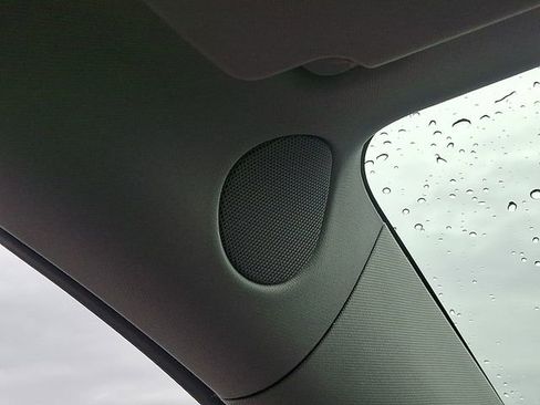 Used 2020 Tesla Model Y Long Range image 26