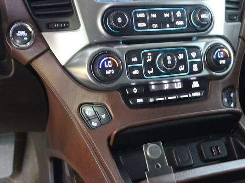 Used 2015 Chevrolet Suburban LTZ AWD/4WD image 20