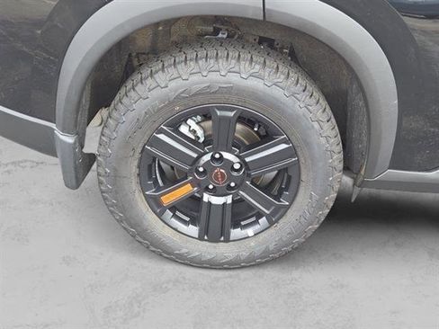 Certified 2025 Nissan Rogue SV image 9