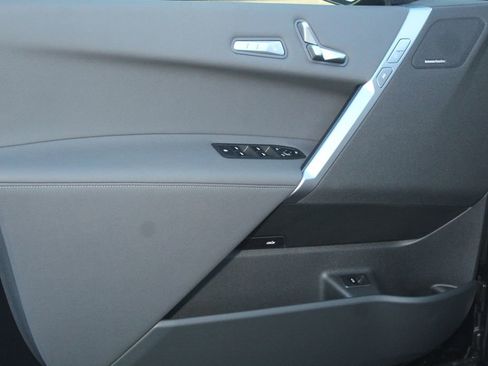 New 2026 BMW iX xDrive60 w/ M Sport Package image 18