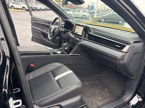 Used 2025 Toyota Camry SE image 16