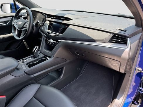 New 2025 Cadillac XT5 Luxury image 29