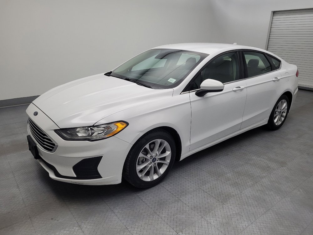 Used 2020 Ford Fusion SE FWD image 2