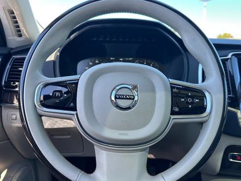 Used 2016 Volvo XC90 T6 Momentum w/ Momentum Plus Package AWD/4WD image 26