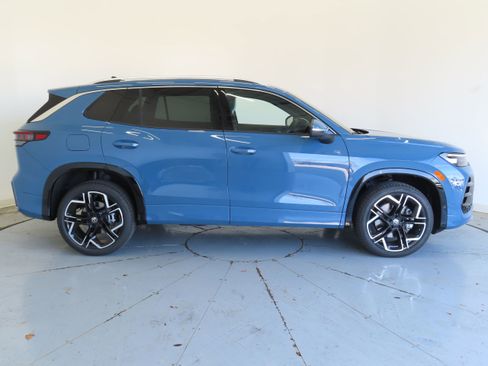 New 2026 Volkswagen Tiguan SEL R-Line image 2