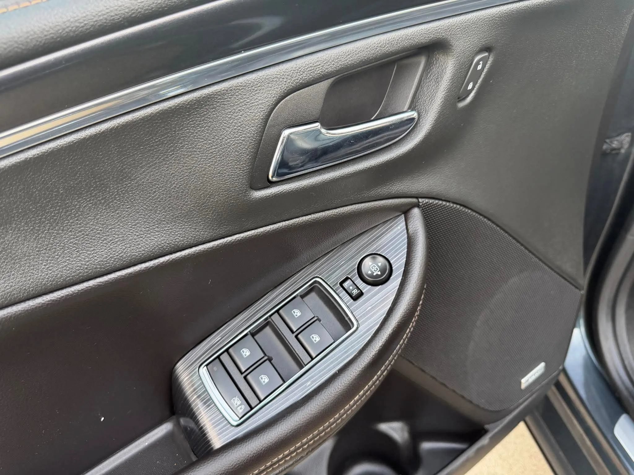 Used 2018 Chevrolet Impala Premier FWD image 9