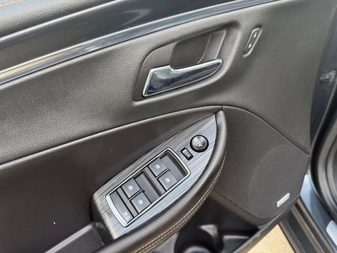 Used 2018 Chevrolet Impala Premier FWD image 9