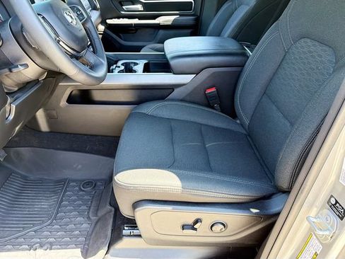 Used 2025 RAM 1500 Big Horn AWD/4WD image 31