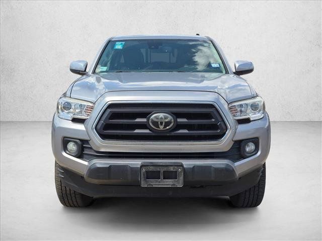 Used 2021 Toyota Tacoma SR5 AWD/4WD image 2