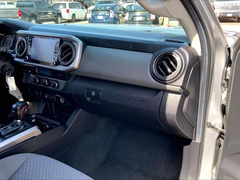 Used 2022 Toyota Tacoma SR5 image 18
