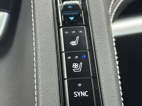 Used 2025 Chevrolet Corvette Stingray Preferred Cpe w/ 2LT RWD image 21