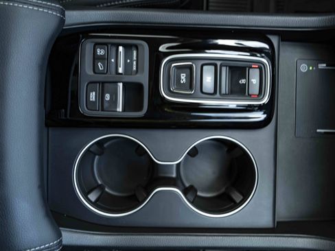 Used 2025 Honda Pilot EX-L image 28