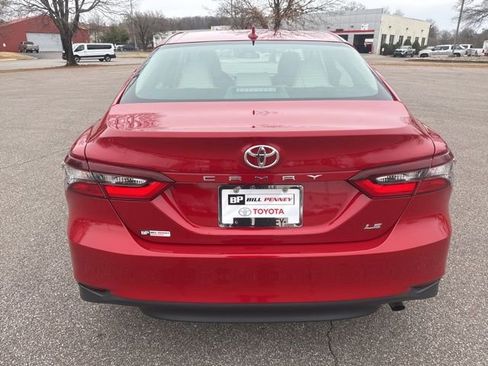 Used 2024 Toyota Camry LE image 4