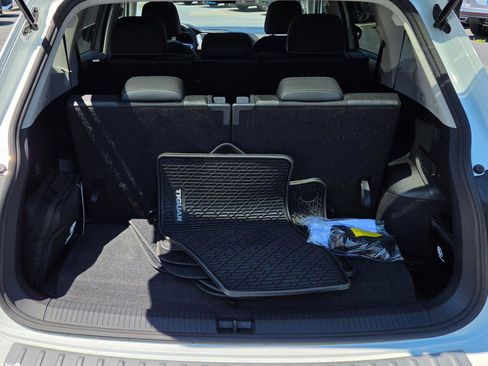 Certified 2023 Volkswagen Tiguan SE w/ Panoramic Sunroof Package FWD image 62