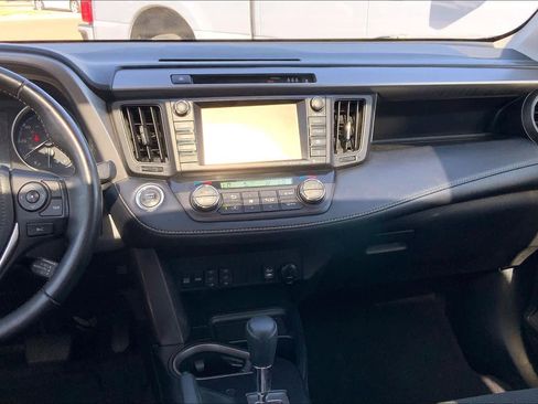 Used 2018 Toyota RAV4 XLE image 7