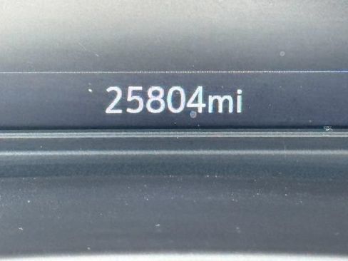 Used 2024 Buick Enclave Essence w/ Technology Package FWD image 19
