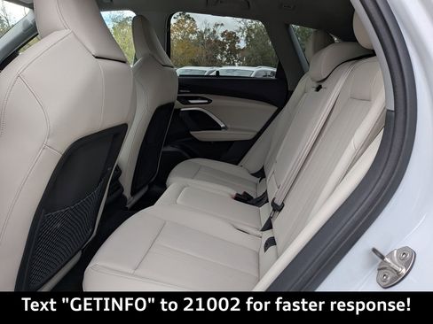 Certified 2025 Audi Q5 Premium Plus image 17