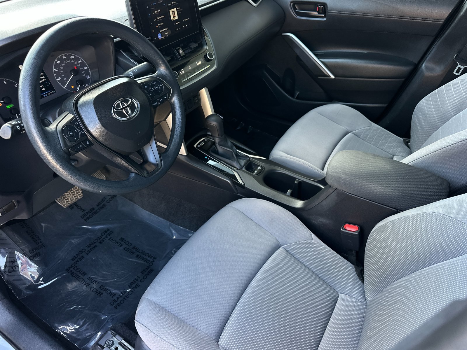 Used 2025 Toyota Corolla Cross AWD Hybrid image 9