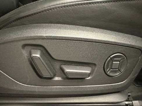 Used 2024 Audi Q3 2.0T Premium image 32