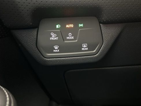 New 2026 Volkswagen Atlas Cross Sport SE AWD/4WD image 18
