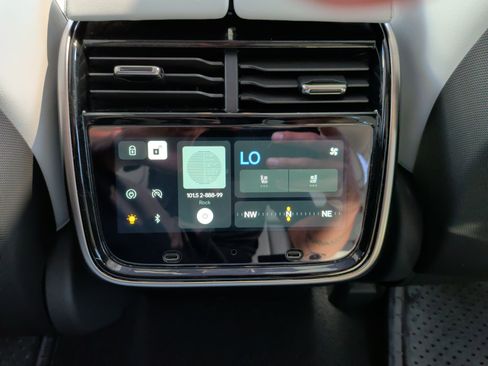 Used 2023 Rivian R1T Adventure image 39