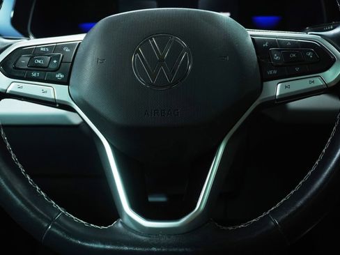 Used 2022 Volkswagen Taos SE FWD image 15