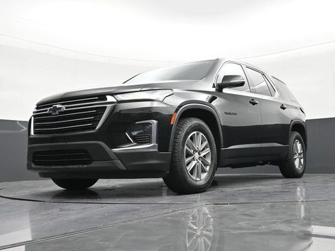 Used 2022 Chevrolet Traverse LT FWD image 20