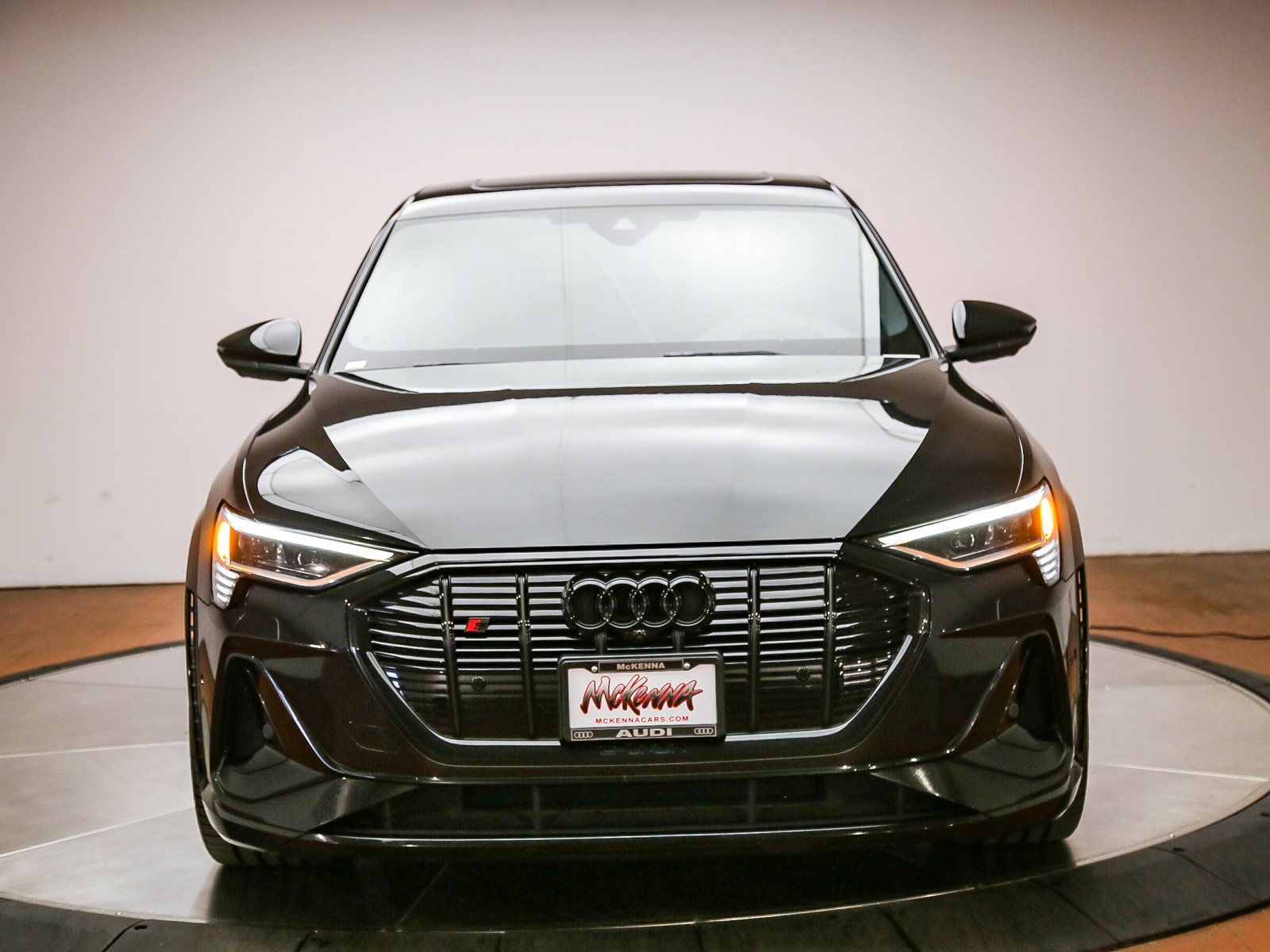 Used 2023 Audi e-tron S Prestige w/ Prestige Package AWD/4WD image 10