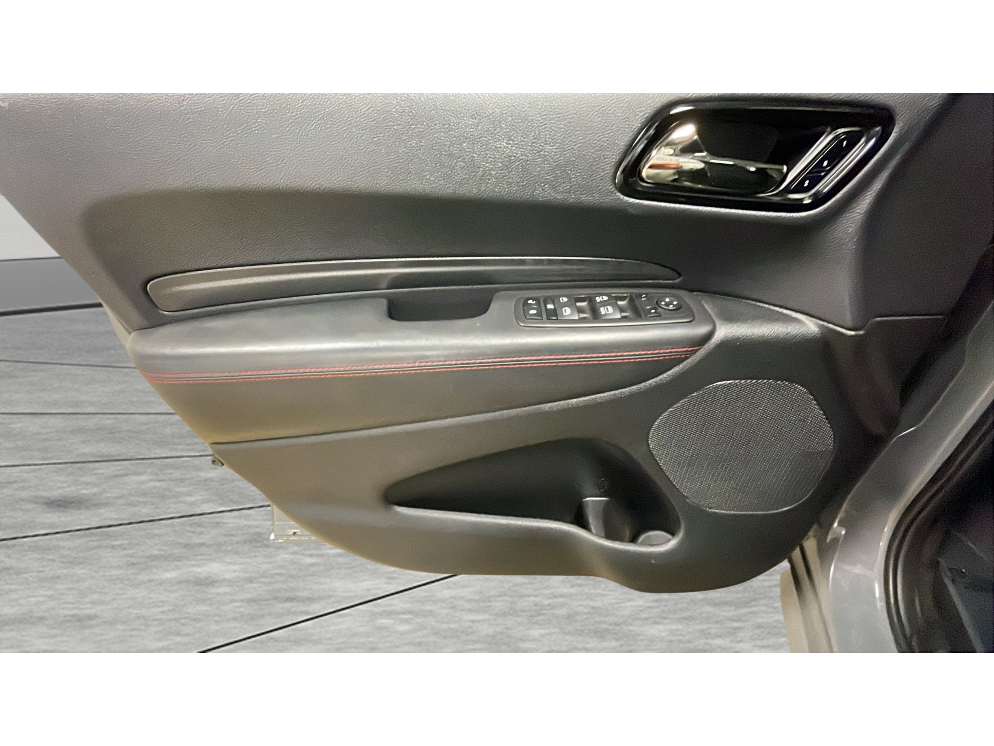 Used 2023 Dodge Durango R/T w/ Tow 'N Go Package AWD/4WD image 10