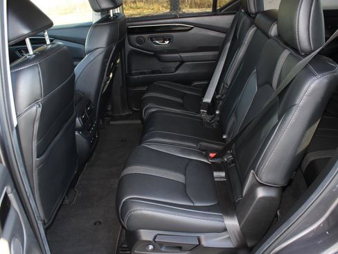 Certified 2025 Honda Pilot Touring image 17