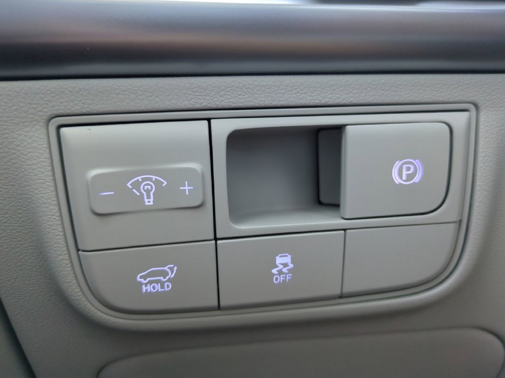 New 2026 Hyundai Tucson Limited FWD image 30