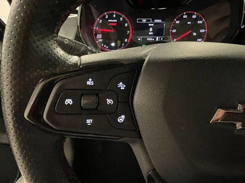 Used 2024 Chevrolet Trax RS FWD image 33