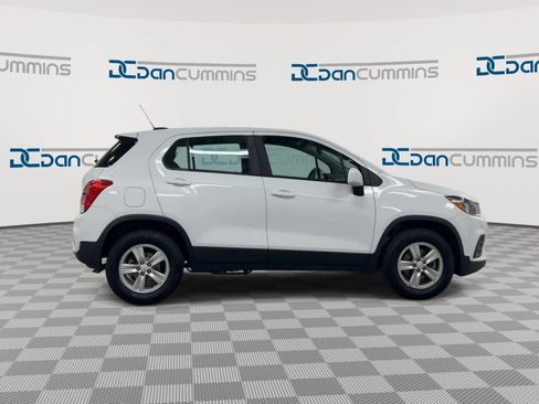 Used 2020 Chevrolet Trax LS AWD/4WD image 9