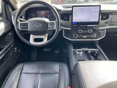 Used 2024 Ford Expedition XLT RWD image 10