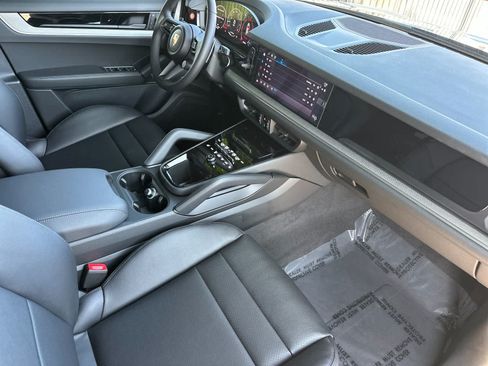 New 2026 Porsche Cayenne AWD/4WD image 17