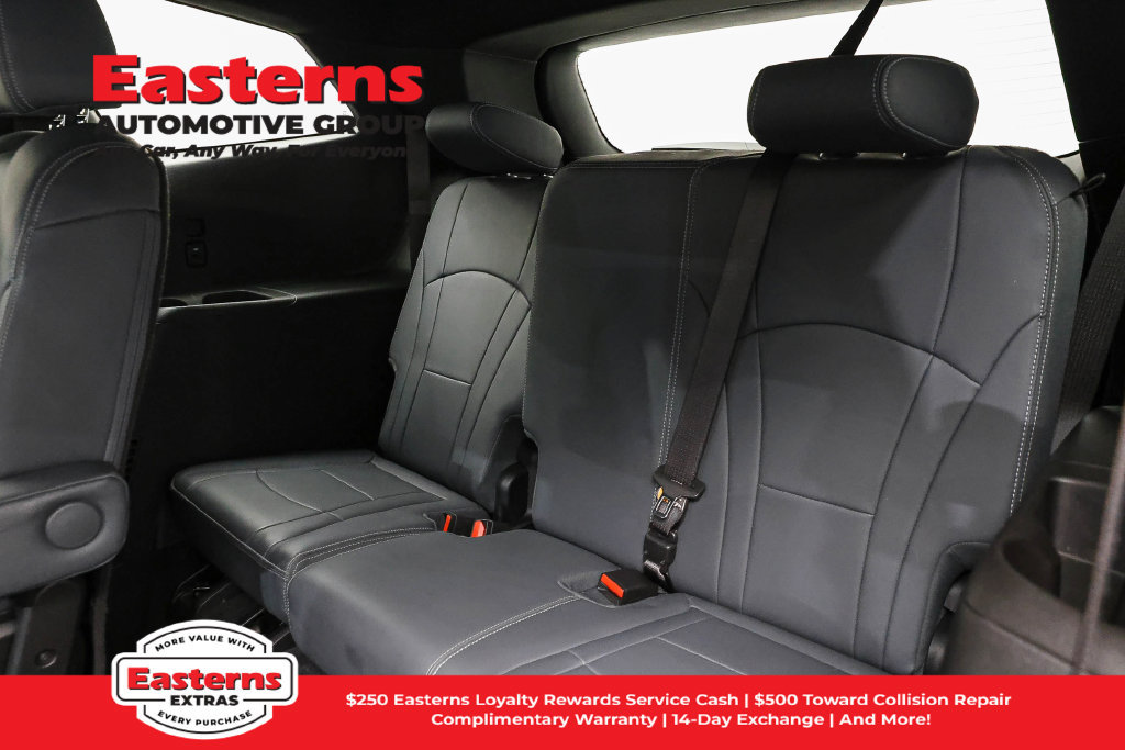 Used 2023 Buick Enclave Essence AWD/4WD image 28