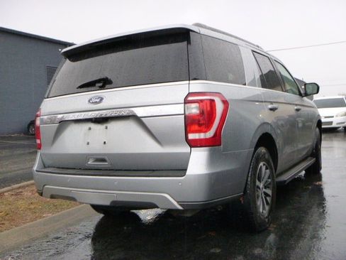 Used 2020 Ford Expedition XLT image 4