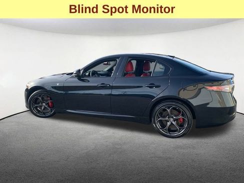 Used 2024 Alfa Romeo Giulia Ti w/ Performance Driving Package image 6