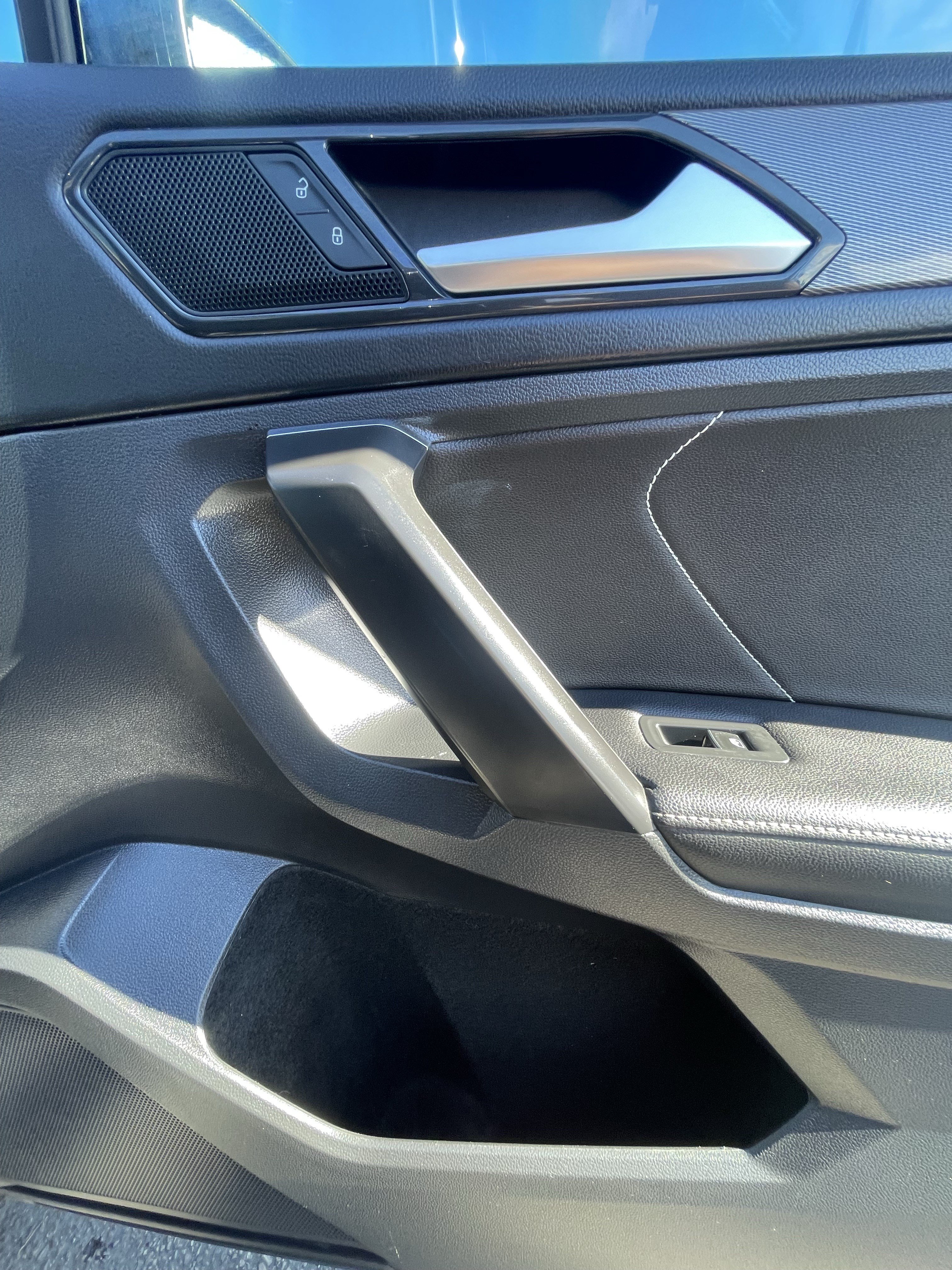 Used 2023 Volkswagen Tiguan SE FWD image 9