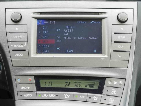 Used 2015 Toyota Prius Two w/ Preferred Accessory Package FWD image 14